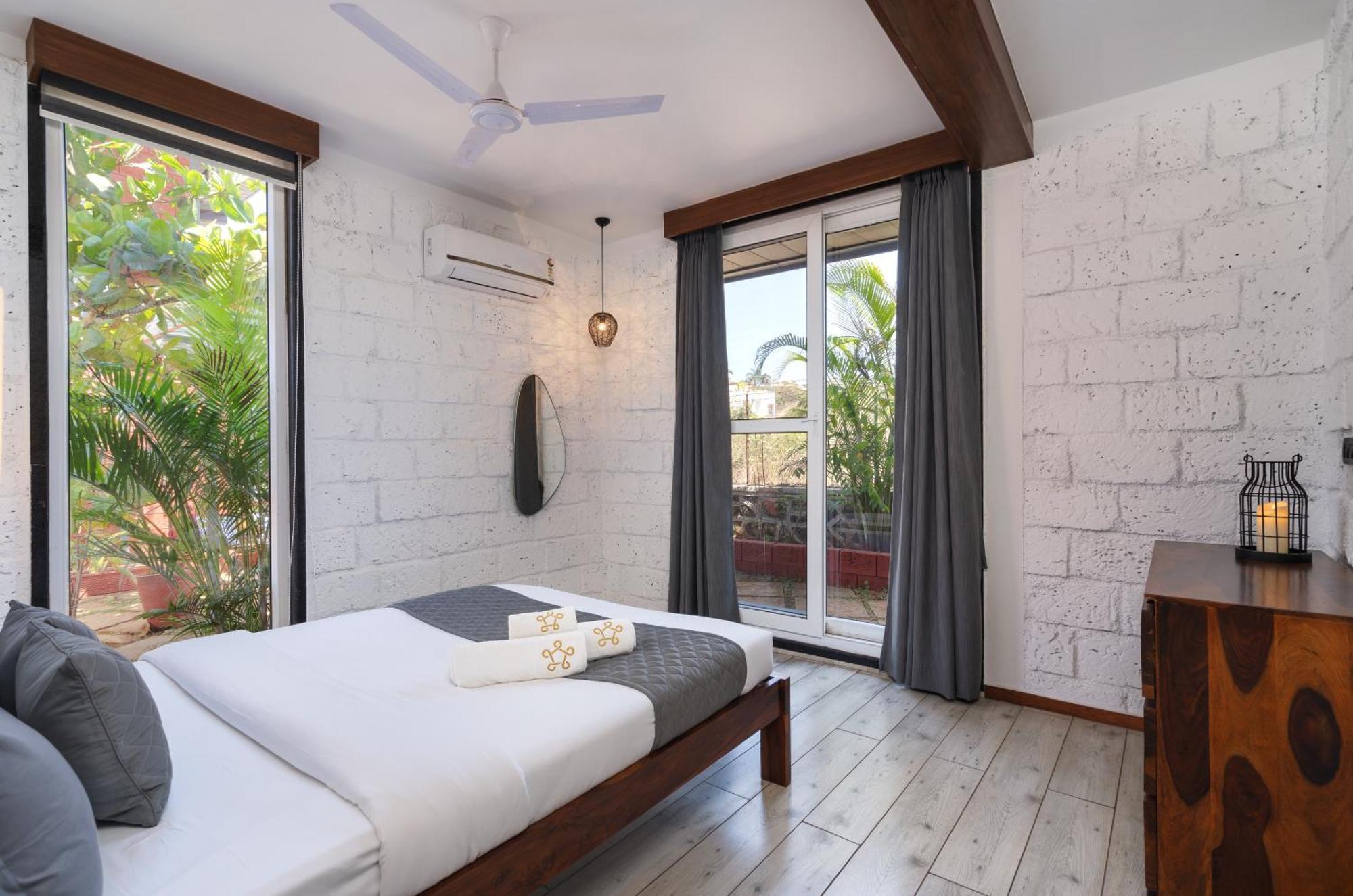 Saffronstays Calvin - 3 Bedroom Pool Villa In ロナバラ エクステリア 写真
