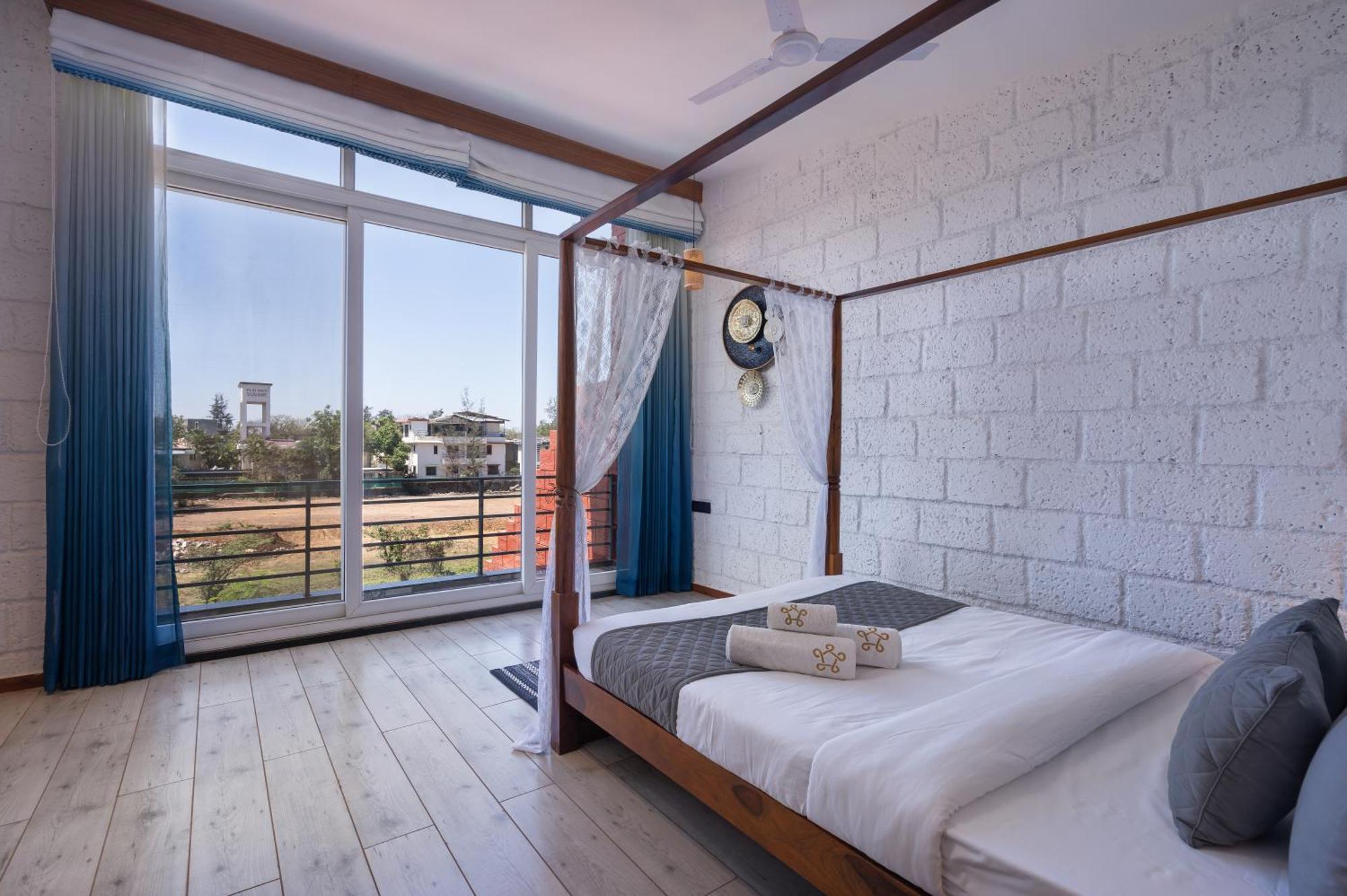 Saffronstays Calvin - 3 Bedroom Pool Villa In ロナバラ エクステリア 写真