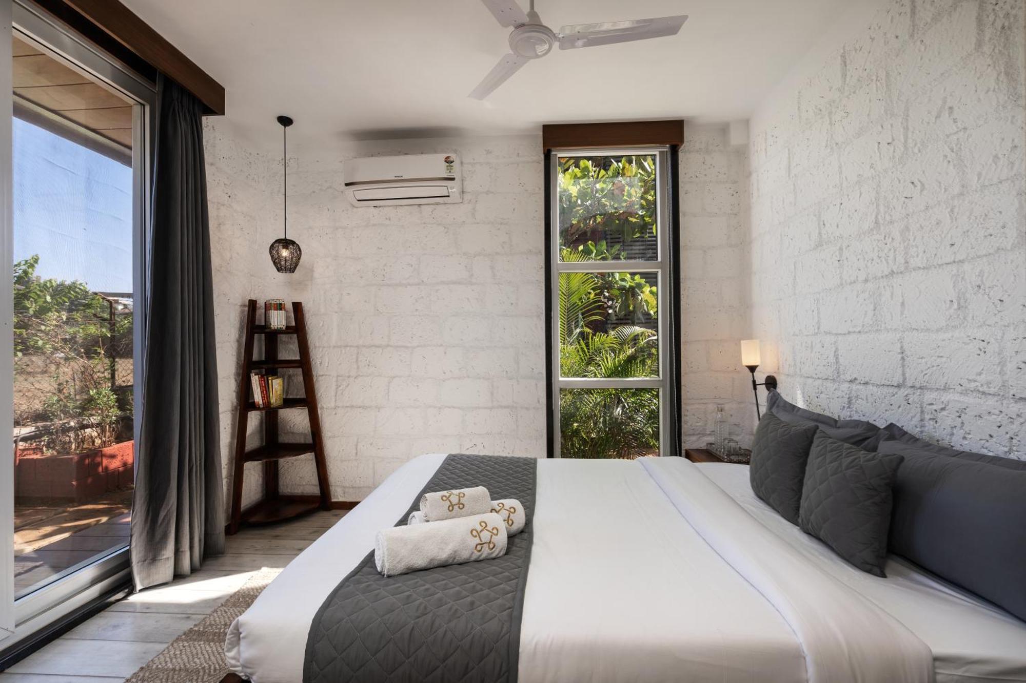 Saffronstays Calvin - 3 Bedroom Pool Villa In ロナバラ エクステリア 写真