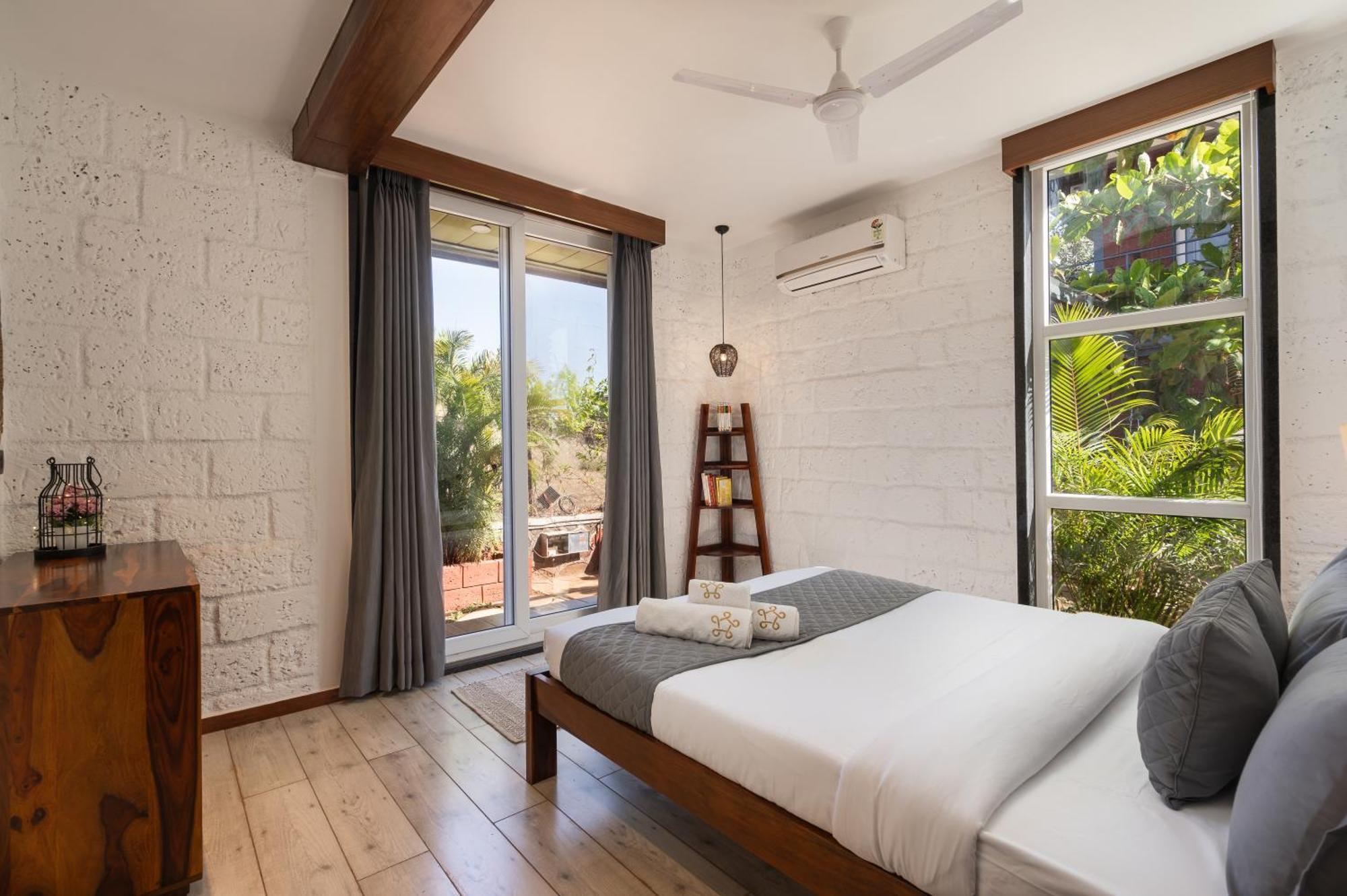 Saffronstays Calvin - 3 Bedroom Pool Villa In ロナバラ エクステリア 写真