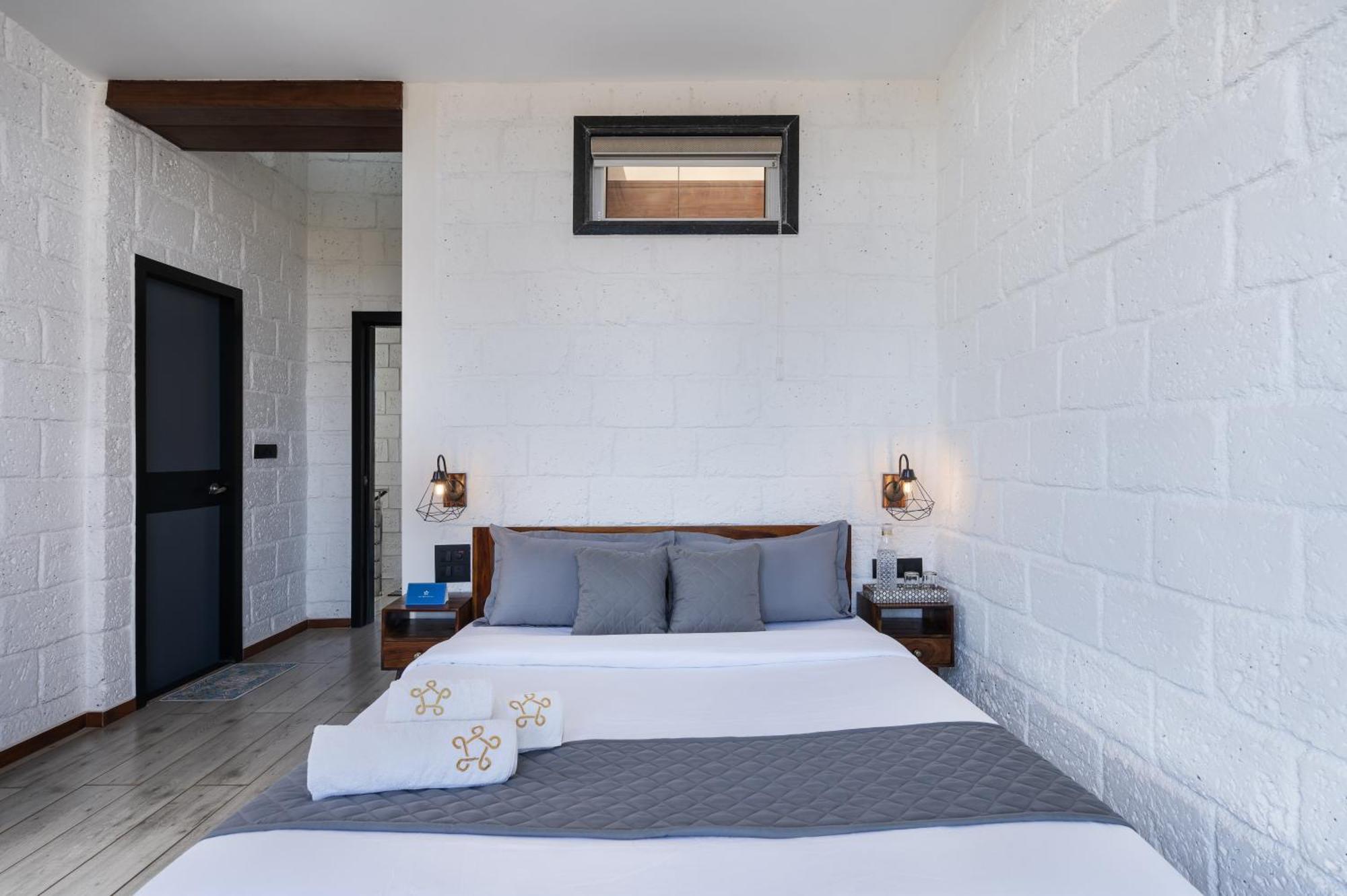 Saffronstays Calvin - 3 Bedroom Pool Villa In ロナバラ エクステリア 写真