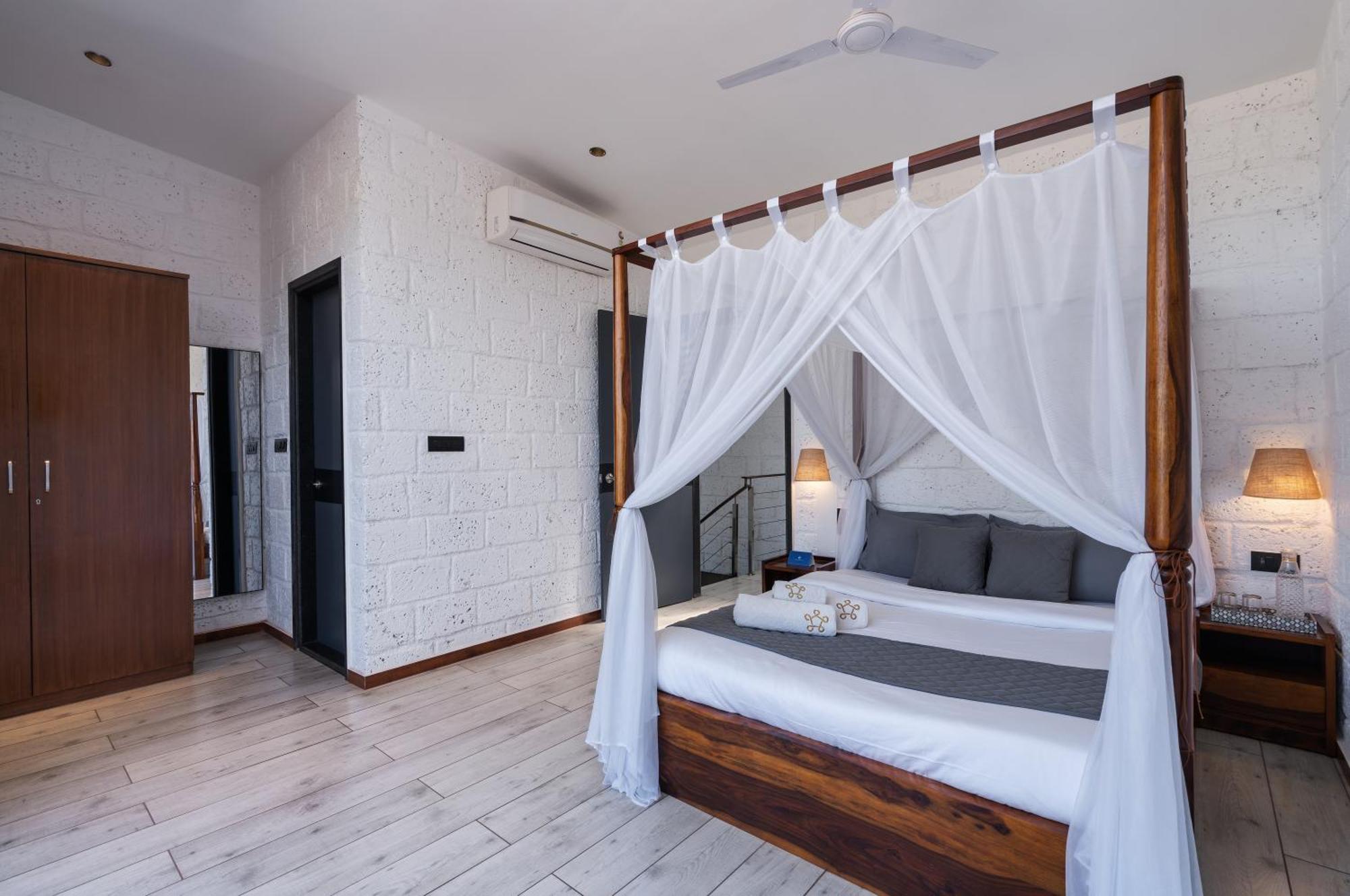 Saffronstays Calvin - 3 Bedroom Pool Villa In ロナバラ エクステリア 写真